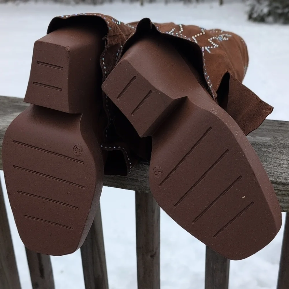 Cape Robbin Brown Heeled Boots with Heart and Zigzag Studs - Picture 5 of 11